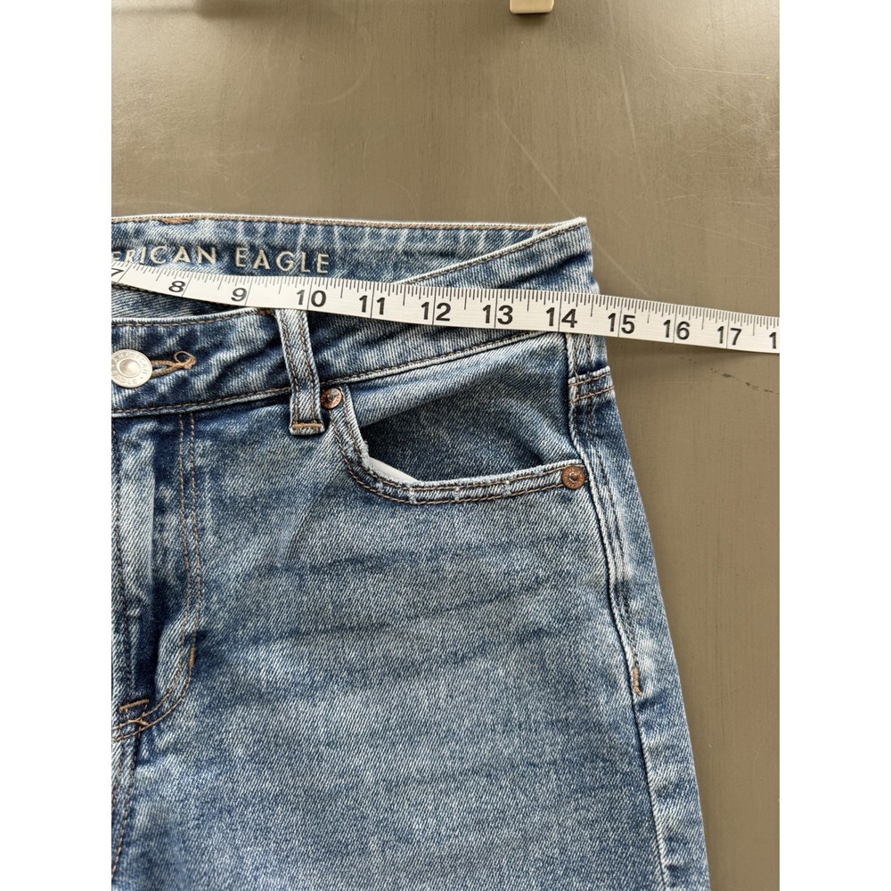 American Eagle High Rise Mom Jeans Women's Size 4 Straight Stretch Denim Light‎ - Picture 9 of 12